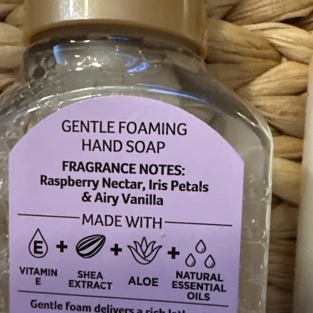 Bath & Body Works BUTTERFLY Lotion & Gentle Foaming Hand Soap Set - Picture 3 of 4